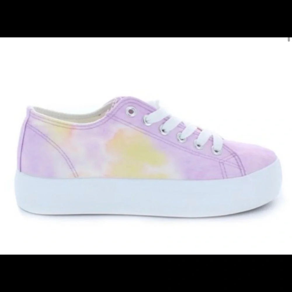 Restricted lilac yellow Tie Dye lace up platform Sneakers nwot